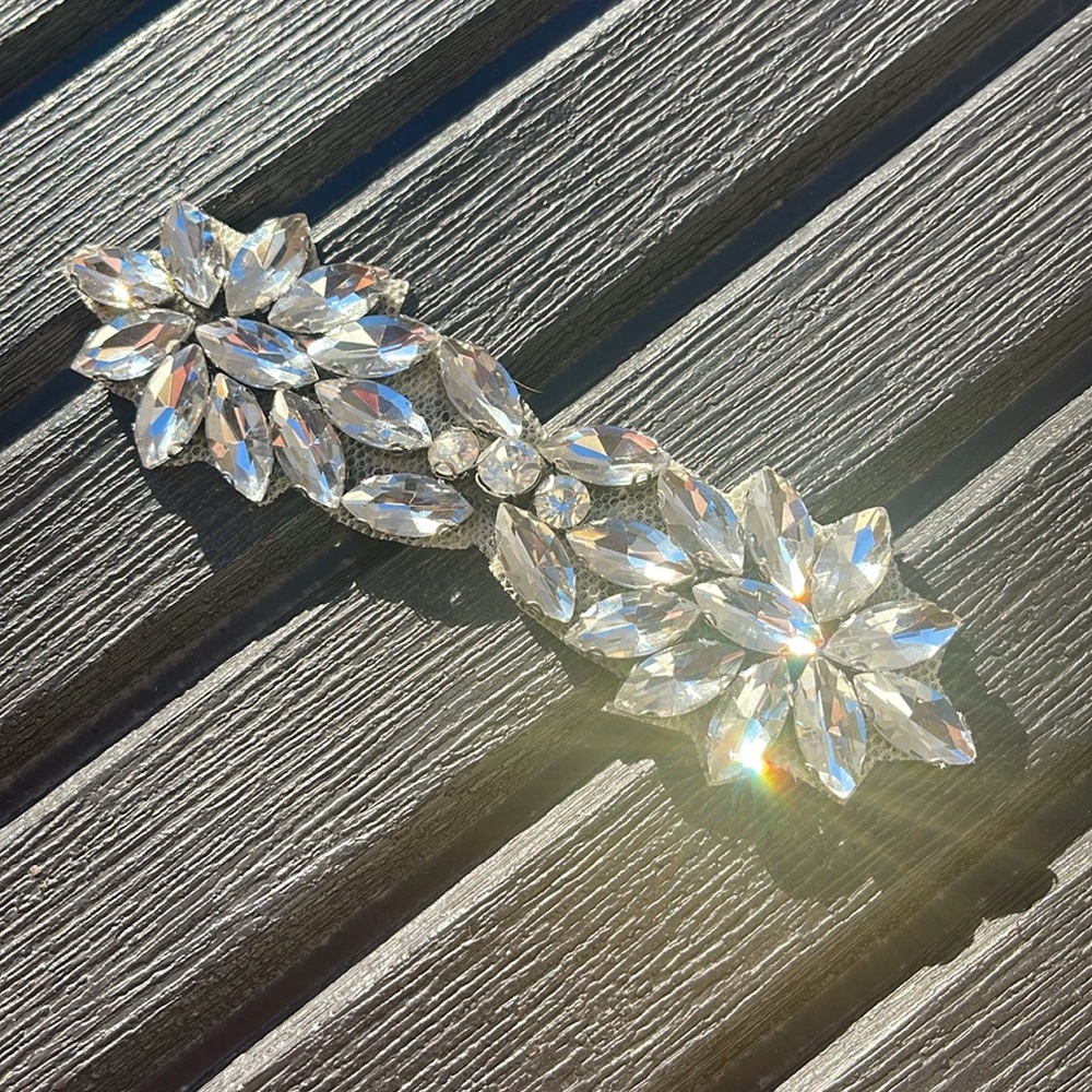 New Rhinestone Appliqué - Picture 10 of 16
